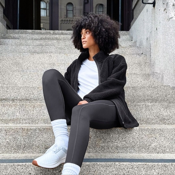 2XL High Waisted Leggings w 2 Side Pockets - Nice Weight for Year Round - Picture 5 of 5